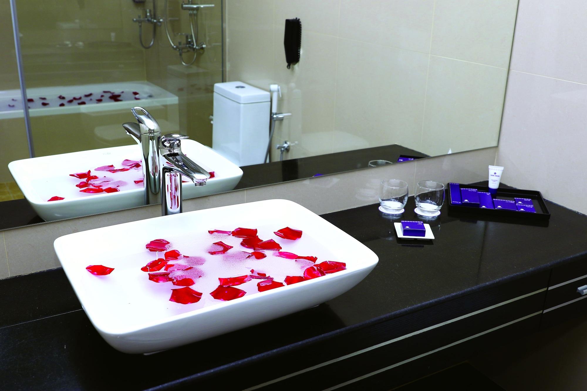 Park Regis Lotus Hotel Manama Eksteriør bilde