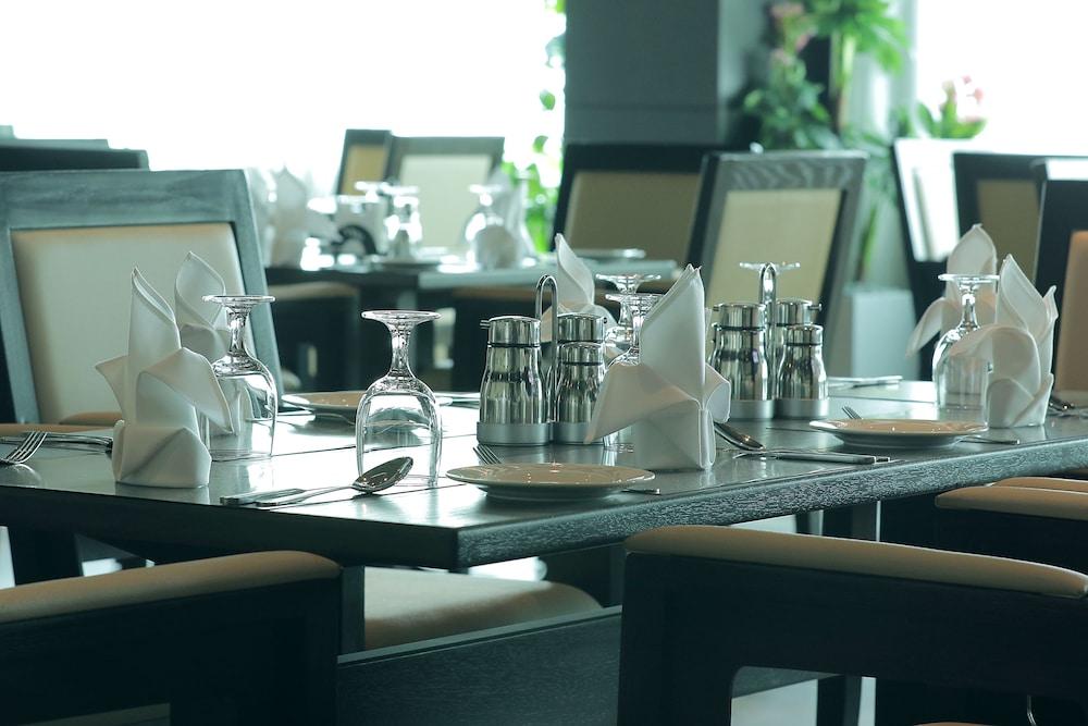 Park Regis Lotus Hotel Manama Eksteriør bilde